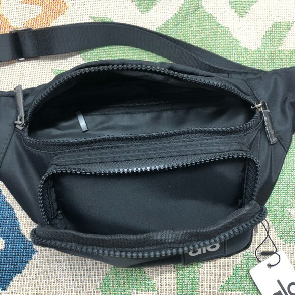 Alo Yoga Black Explorer Fanny Pack 3L Nylon Waist Bag - Picture 6 of 6